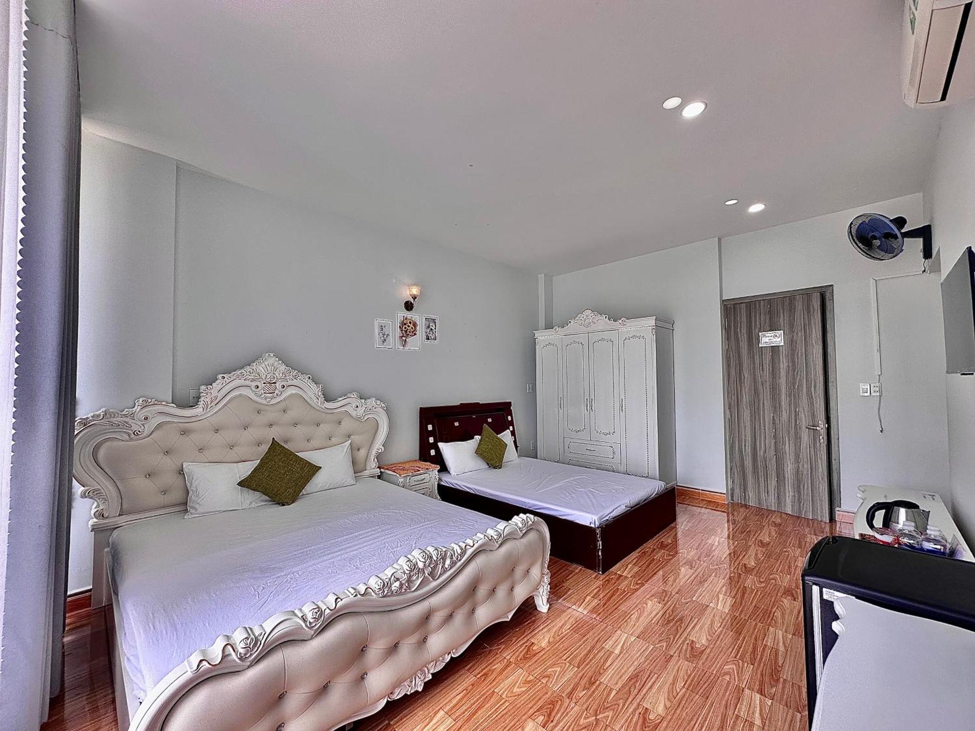 Royal Homestay Туїхоа Екстер'єр фото